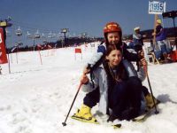 no cóż... jak to dobrze być małym - przytulenie do siostry, która już w tych zawodach nie może startować - już dorosła